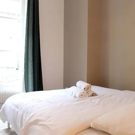 Appartement Le Parisien Gares De L'est Et Du Nord Parijs